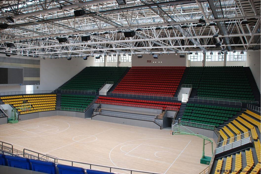 奎屯羽毛球场网架工程